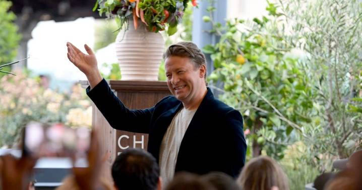 Jamie Oliver to re-open Jamie's Italian in huge announcement