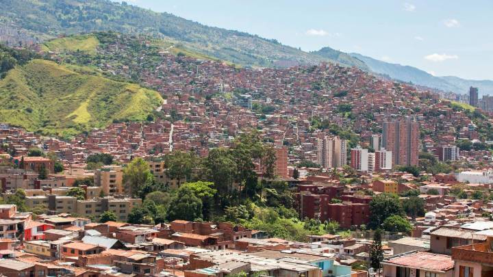 ¿Se cayó o lo mataron? Investigan extraña muerte de un niño de 9 meses en la Comuna 13, de Medellín