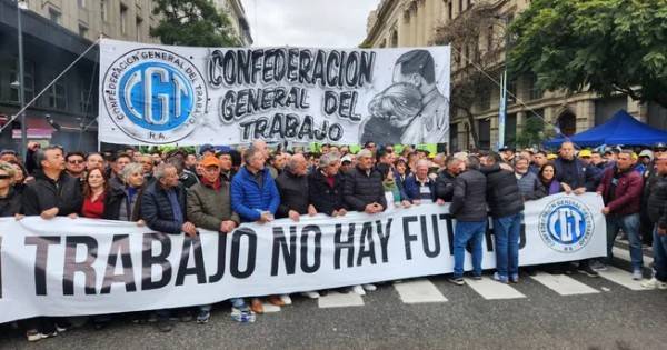 En rechazo a la reforma laboral, la CGT convocó a una movilización en Plaza de Mayo