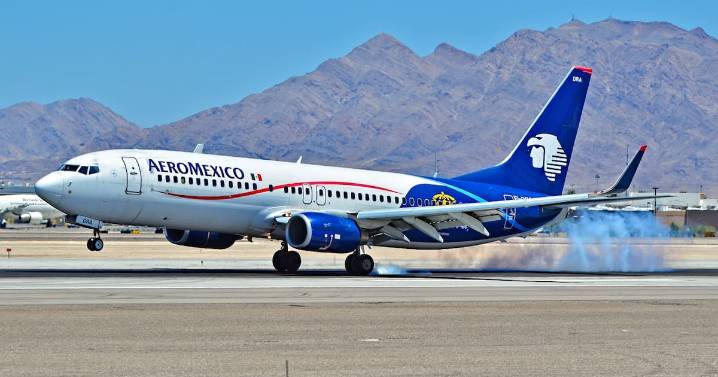 Aeroméxico vuelve a cotizar en la Bolsa Mexicana de Valores con la clave “AERO” tras su reestructura financiera; realiza campanazo, coloca acciones y ADS, y anuncia planes de expansión de flota, nueva