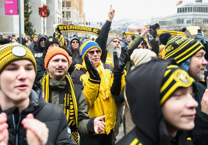 Fans brave cold to celebrate Riverhounds' first USL Championship title