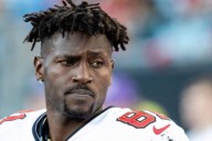 Antonio Brown’s Pro Football Hall of Fame Candidacy Draws Attention Amid Former Steelers WR’s Legal Troubles Antonio Brown's HOF candidacy is getting closer, but his legal troubles could get in the wa