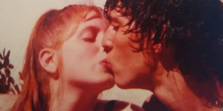 Soñó con la novia de la adolescencia, quien le decía “buscame”: el amor que revivió 34 años después en la clandestinidad