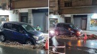 Un auto cayó en un pozo en el centro durante la tormenta