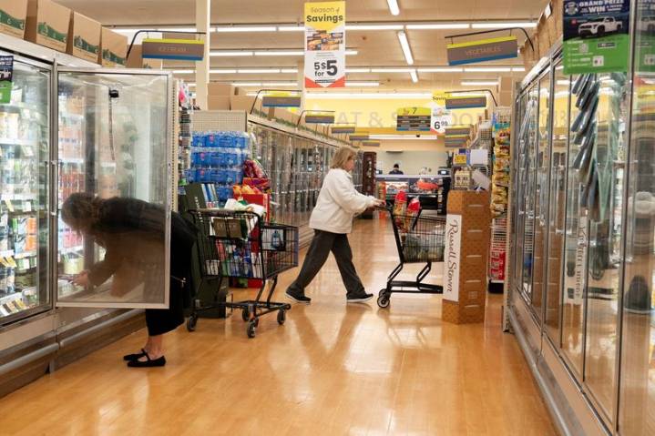 US consumer sentiment improves in early December