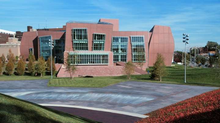 Frank Gehry, famed architect behind UC's Vontz Center, has died