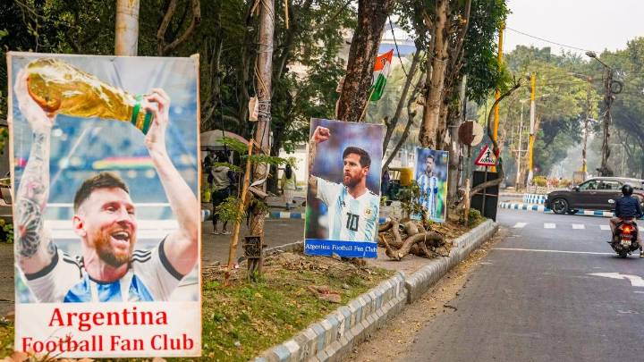 Countdown to Messi landing in Kolkata: A 70-ft statue rises, fans go wild — WATCH