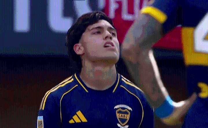 «Desconsolado»: Así se fue Exequiel Zeballos de la cancha tras la eliminación de Boca ante Racing