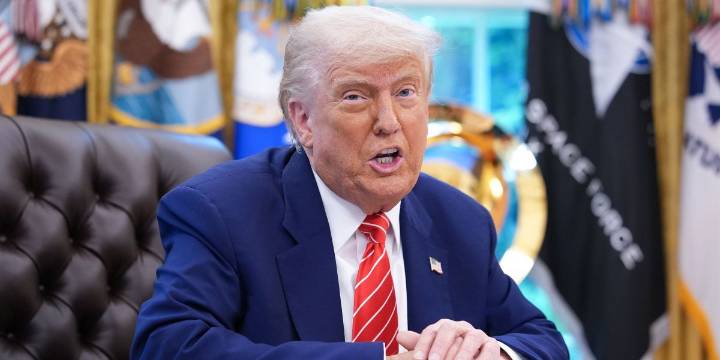 Doctor Raises Questions About Donald Trump's MRI Procedure