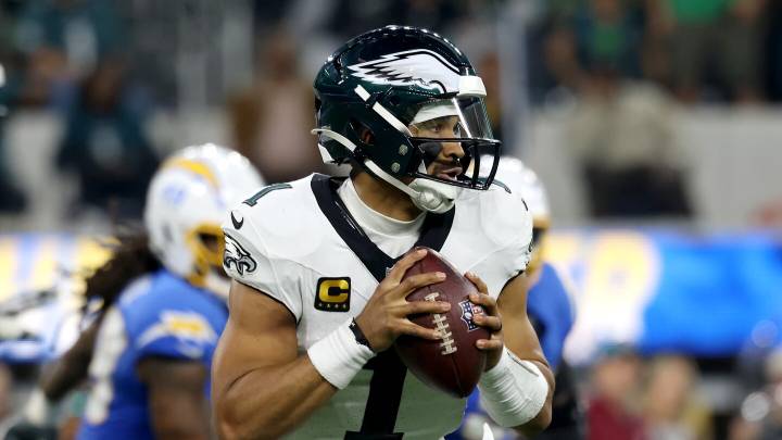 Nick Sirianni calls idea of benching Jalen Hurts "ridiculous"