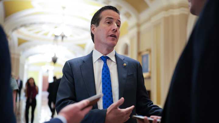 Sen. says being American 'all or nothing'; seeks dual citizenship ban