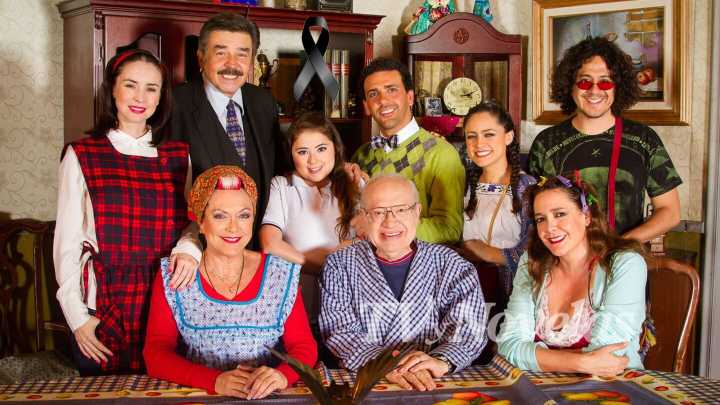Luto en "Una familia de diez": Elenco despide con tristeza a Eduardo Manzano, su "Don Arnoldo"
