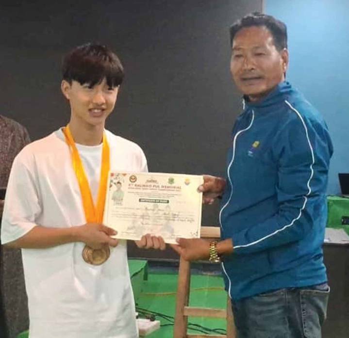 Riying Modi clinches 3 gold medals in Kaliko Pul Memorial State level TT Championship; feted by East Siang district