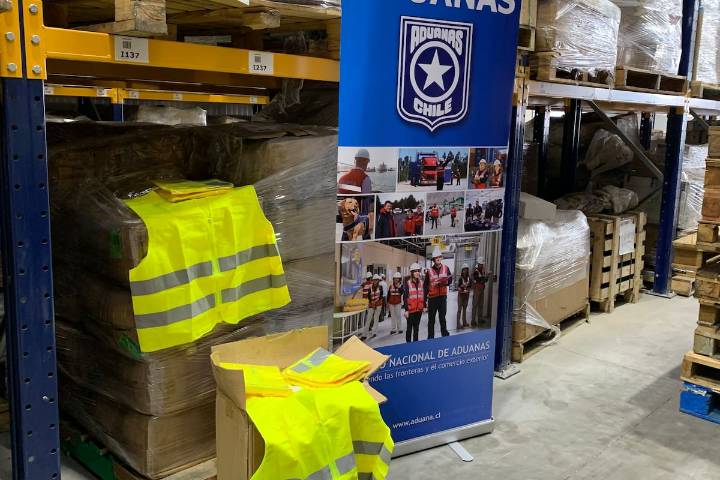 Escáner sin uso y baja revisión de mercancías: Contraloría ordena sumario para una de las principales aduanas de Chile