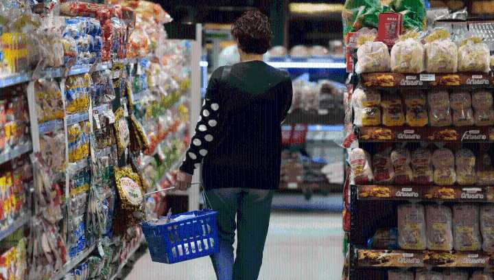 Por qué la inflación del INDEC no refleja el impacto real que sienten las familias