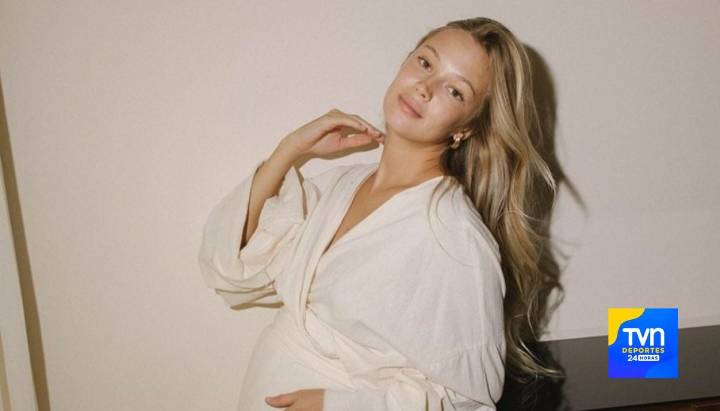 Novia de Alexis Sánchez publicó íntimas fotos de su embarazo y todos se fijaron en el mismo detalle