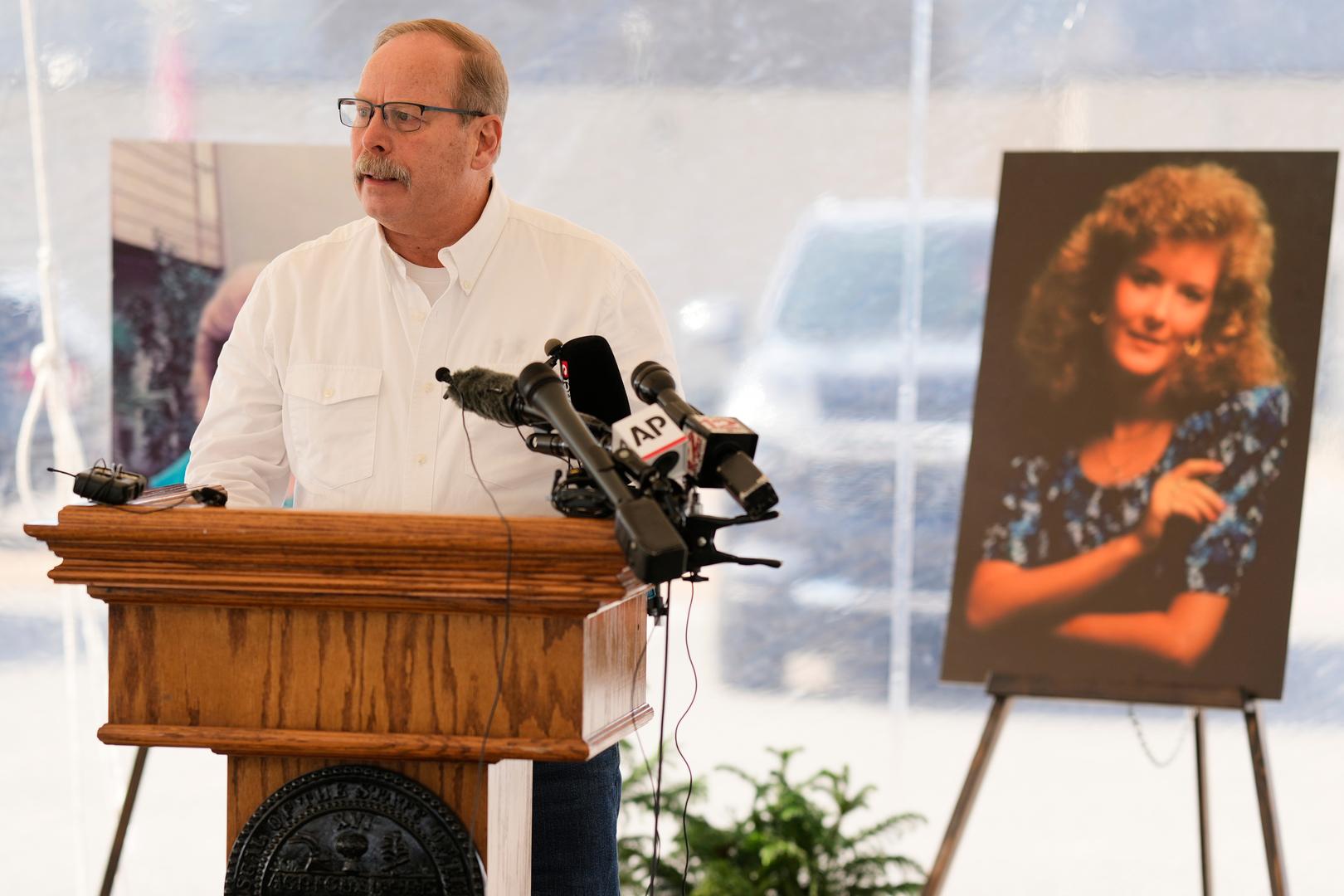 Tennessee executes Harold Wayne Nichols by lethal injection for killing college student in 1988