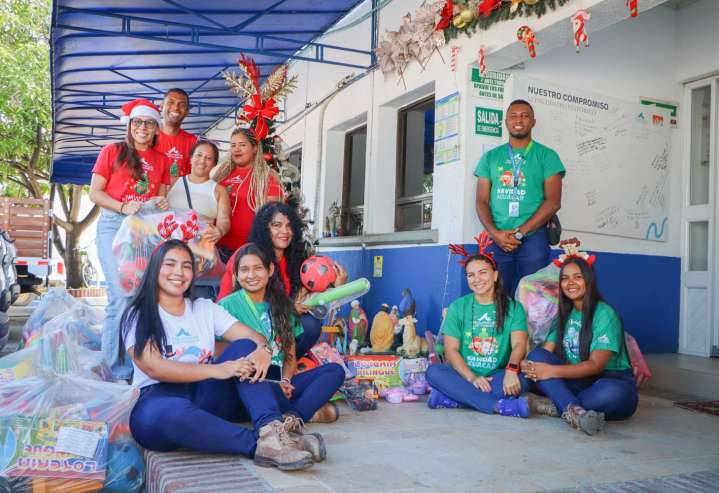 Aguas de Cartagena inicia entrega de regalos en 178 barrios de las tres Localidades