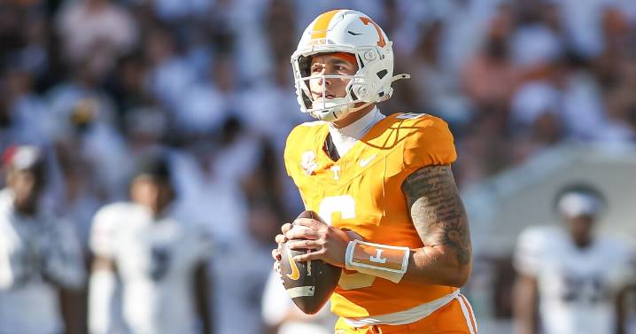 No. 23 Tennessee to face Illinois in Music City Bowl in Nashville