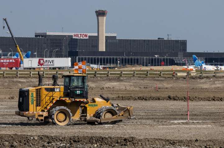 City considers shifting O’Hare construction plans