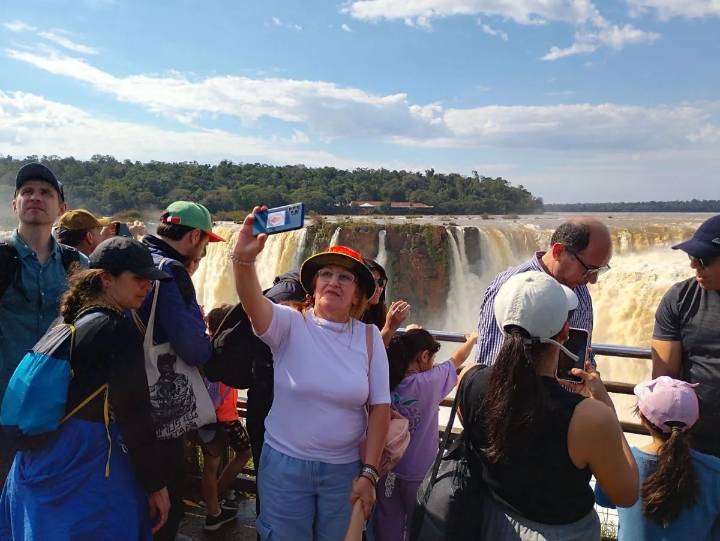 La crisis condicionó el movimiento turístico en el último fin de semana largo del año