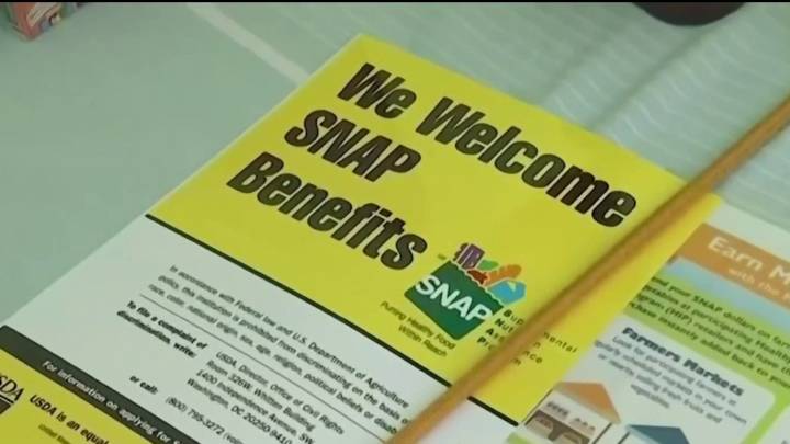 Gobierno amenaza con retener fondos de SNAP de estados demócratas si no entregan datos