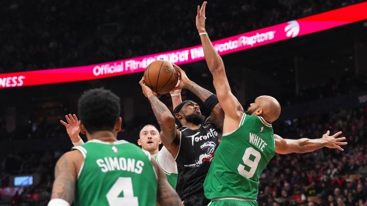 Brown scores 30 as Celtics blow 23-point lead, hold on to beat Raptors 121