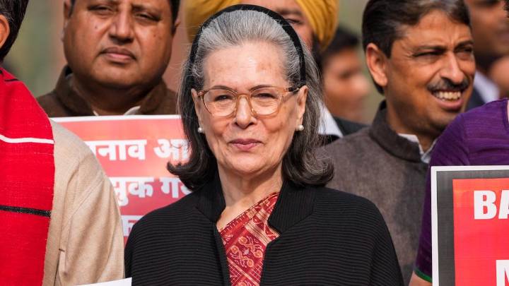 Sonia Gandhi asks govt to take action to tackle air pollution in Delhi