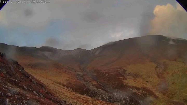 Volcán Puracé — alerta naranja sigue, con emisiones constantes de ceniza y posibles riesgos