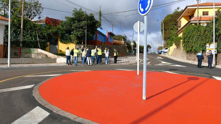 La calle El Sol, en El Rosario, se renueva para dejar de ser un punto negro viario