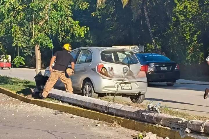 Automovilista presuntamente ebrio derribó un poste de luz en Cozumel