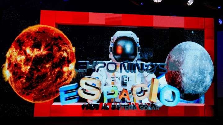 Presidente Maduro experimenta la realidad inmersiva en visita a la "Expo Niños en el Espacio: Viaje al Sistema Solar"