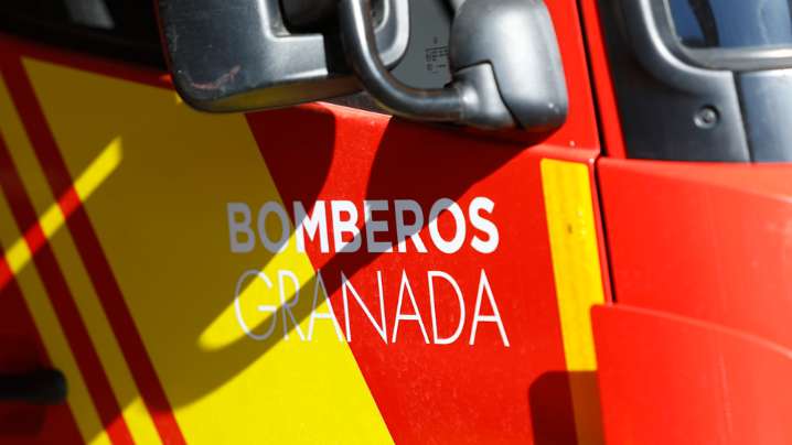 Afectadas una mujer y dos niñas tras el incendio de una vivienda en Granada