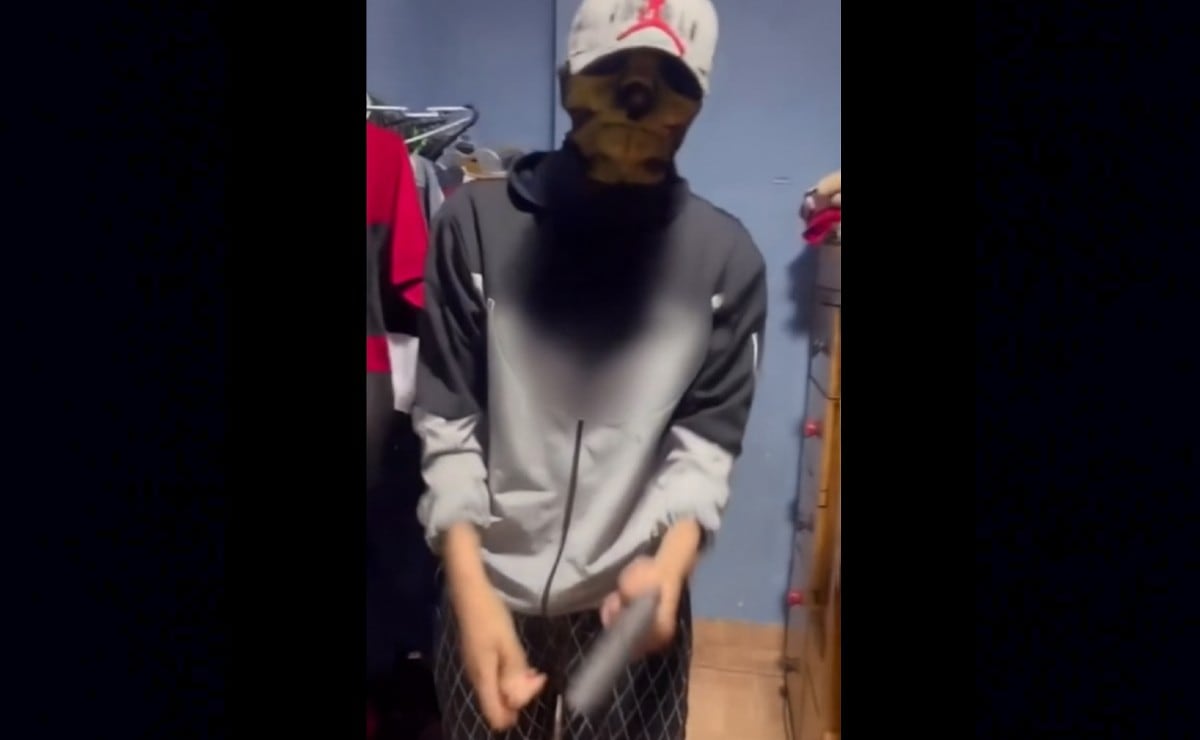 Video: Extorsionador plomea "accidentalmente" a su cómplice mientras grababan una amenaza