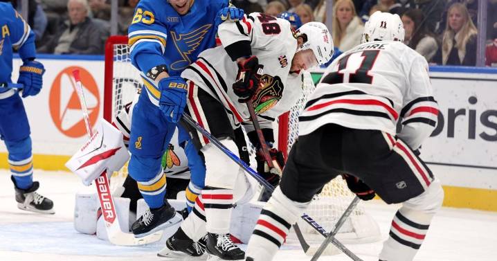 Blues bounce back with 3-2 win over Blackhawks
