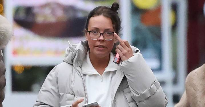 'I actually do have something to declare', mum-of-three lugging large pink suitcase through Manchester Airport tells officials