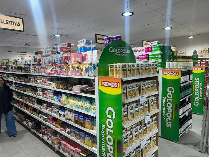 Golópolis busca repositor