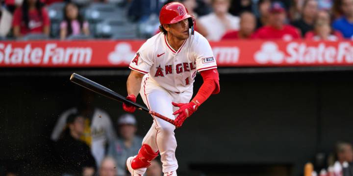 Scott Kingery signs Minor League contract with Cubs