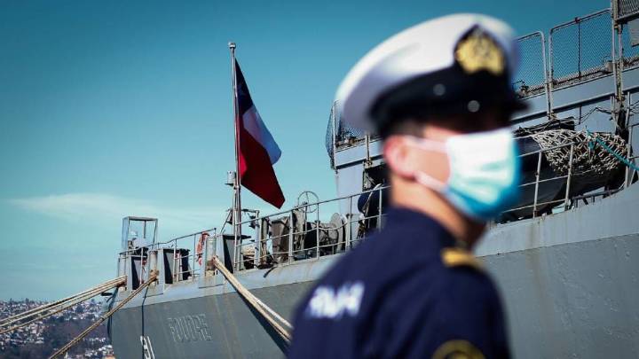 “No entiendo por qué me castigan”: familia de cadete denuncia que Armada expulsó al alumno tras superar un cáncer