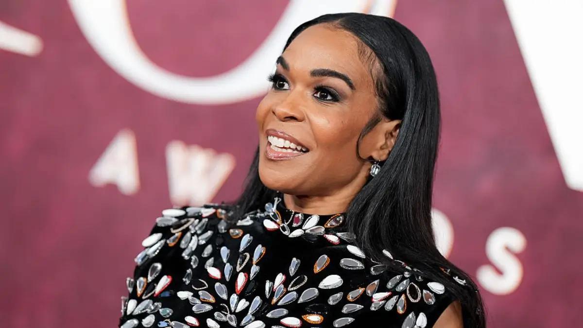 ‘Girl, That Wig Is Coming Off’: Michelle Williams’ Performance Goes Off the Rails When Cameras Catch Close