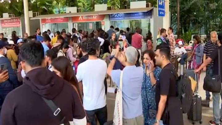 Thousands Stranded at Airports as IndiGo Cancels Flights India News