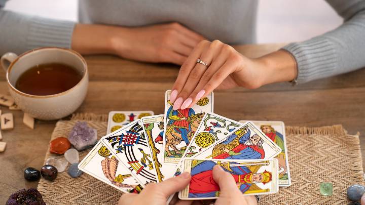 Tarot Card Readings: Here’s What The Cards Suggest From December 13 To December 26 For All Zodiac Signs