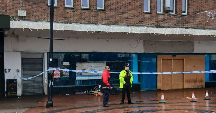 Police incident in Nuneaton as old Woolworths store cordoned off