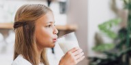 Entera, desnatada o vegetal: el impacto real de cada leche en la dieta diaria