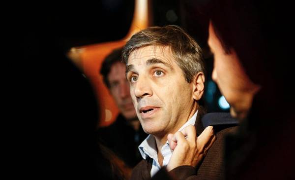 El Gobierno insiste con atrasar el tipo de cambio e ignora pedidos para acumular reservas