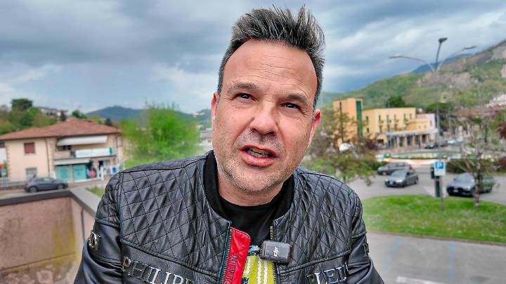 Lluvia de críticas a José Elías por su reproche a los jóvenes trabajadores: "Esforzarse 8 horas al día es una tortura"