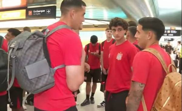 Estudiantes se va a Santiago con toda su ilusión: el micro con el plantel ya salió de City Bell
