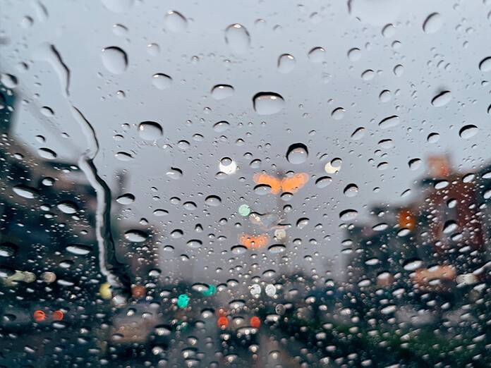 12/4/25: Light Drizzle and Chilly at 34°F with Moderate Snow Expected Later