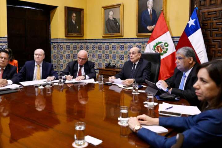 Perú y Chile coordinan acciones para asegurar el funcionamiento de los pasos fronterizos