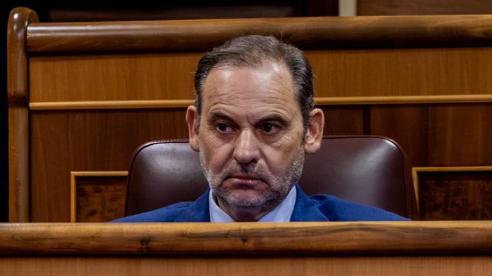 El Congreso le retira a Ábalos el voto y el sueldo tras recibir del Supremo la confirmación de su procesamiento
